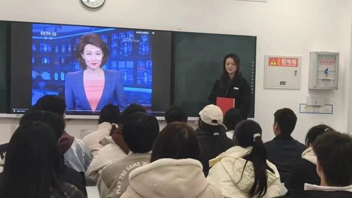 一群人在房间里 AI 生成的内容可能不正确。