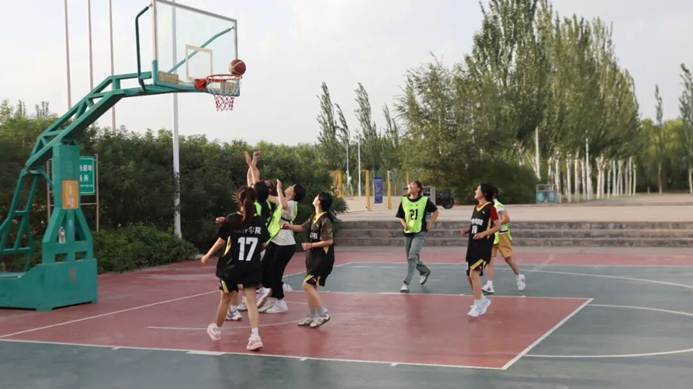 图片包含 户外, 运动, 体育, 路 AI 生成的内容可能不正确。