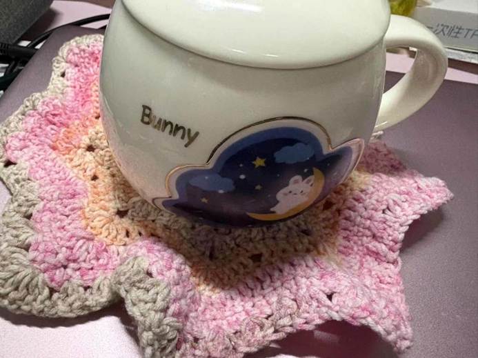 粉色的杯子 AI 生成的内容可能不正确。